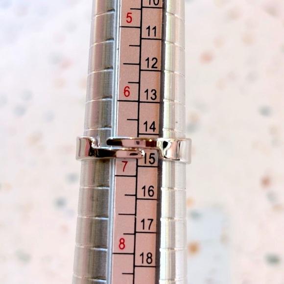 Hello Kitty Adjustable Ring with Green Flower - Picture 5 of 5